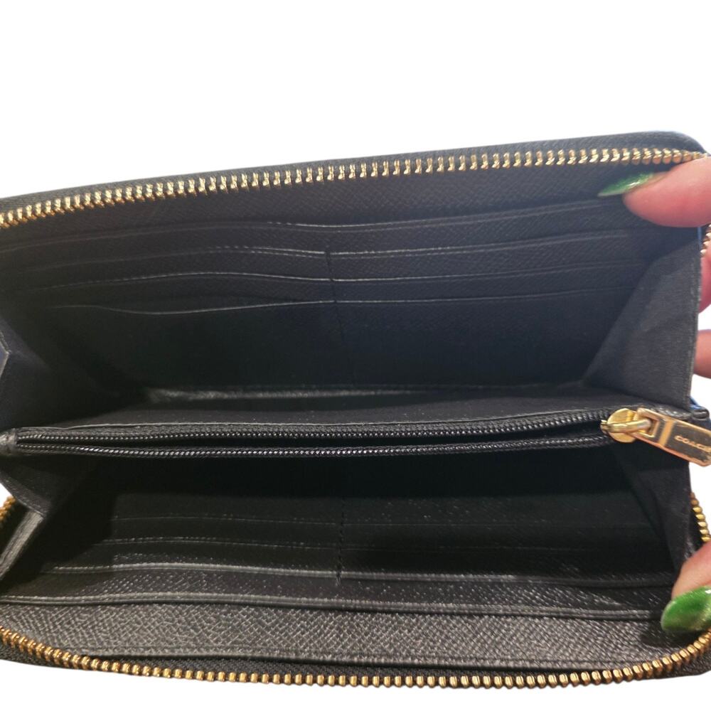 COACH Accordion Zip Around Wallet Black Crossgrain Leather Gold Tone 7.5" x 4" - Picture 6 of 8